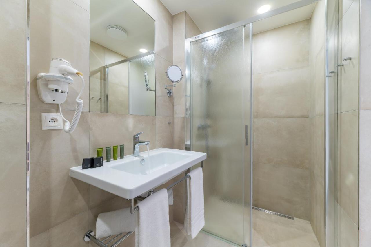 Wellness Hotel Iris Pavlov Ngoại thất bức ảnh