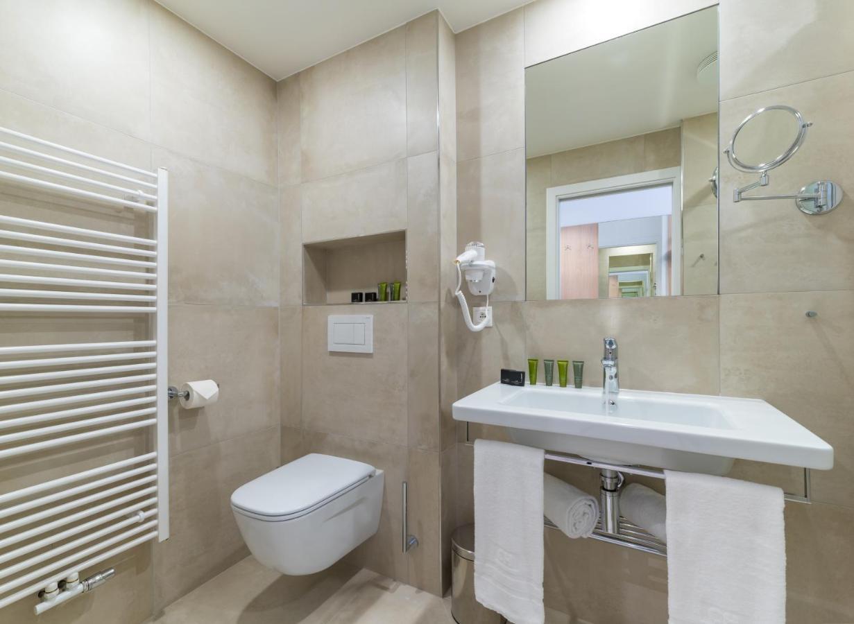 Wellness Hotel Iris Pavlov Ngoại thất bức ảnh