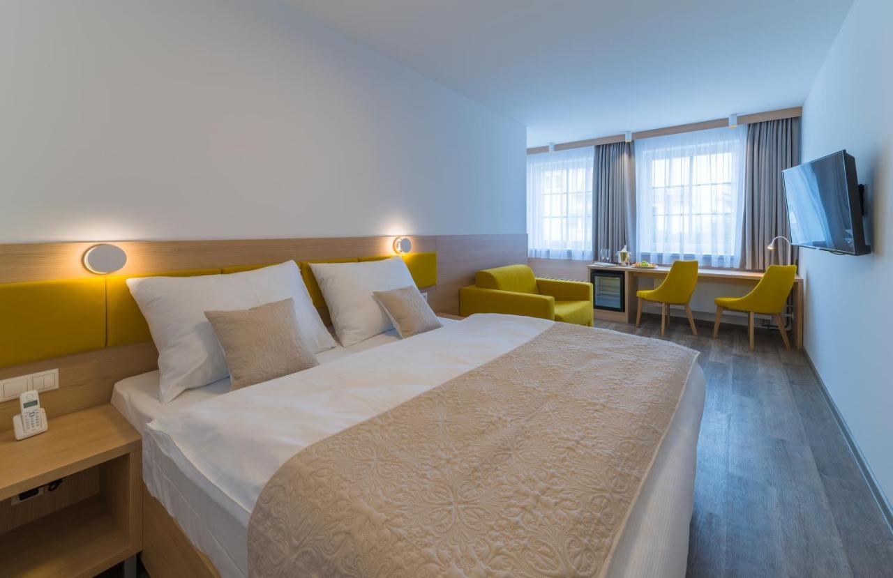 Wellness Hotel Iris Pavlov Ngoại thất bức ảnh
