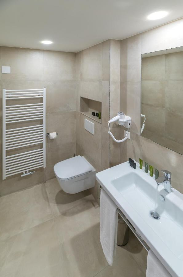 Wellness Hotel Iris Pavlov Ngoại thất bức ảnh