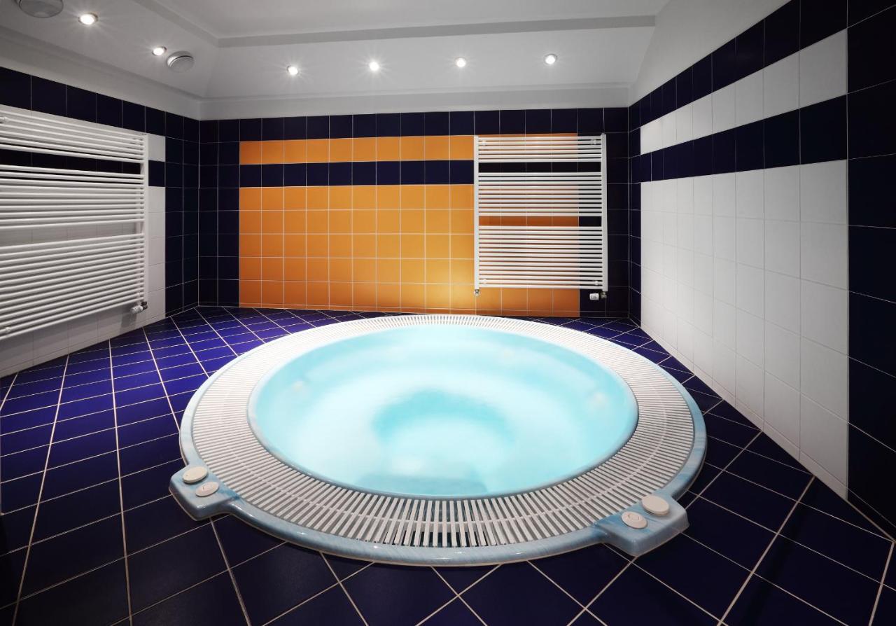 Wellness Hotel Iris Pavlov Ngoại thất bức ảnh