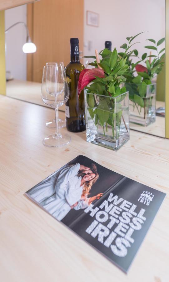 Wellness Hotel Iris Pavlov Ngoại thất bức ảnh